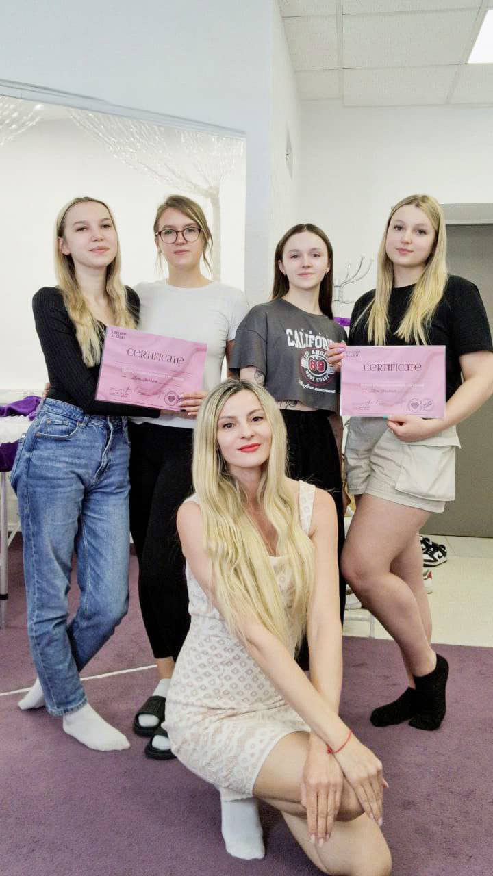 Intensiivne "Klassika + 2D" koolitus on edukalt seljatatud ja väljateenitud tunnistused käes. Soovin teile palju edukaid kliente ja lennukat starti!