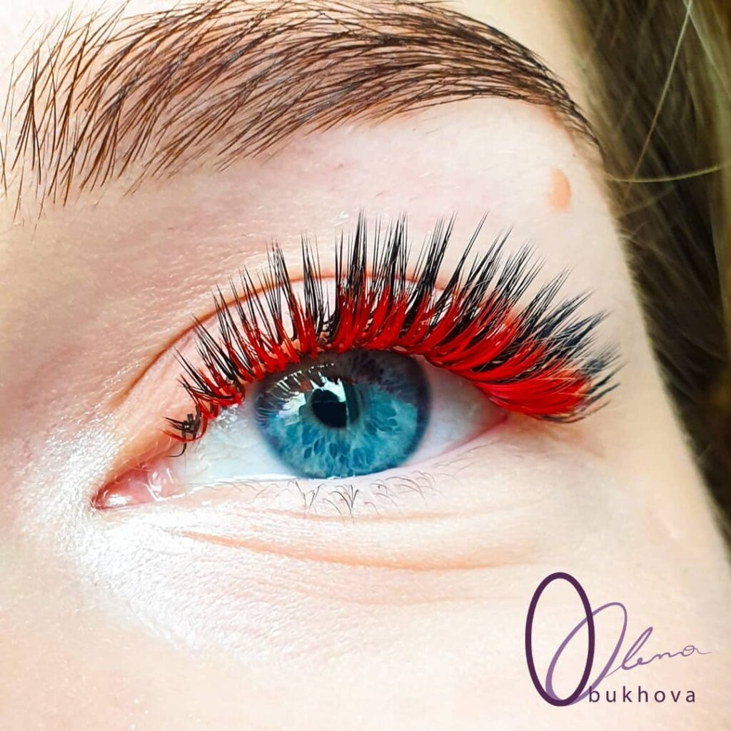 Creative lash styling: Wet Look spikes paired with a simulated colored eyeliner effect.